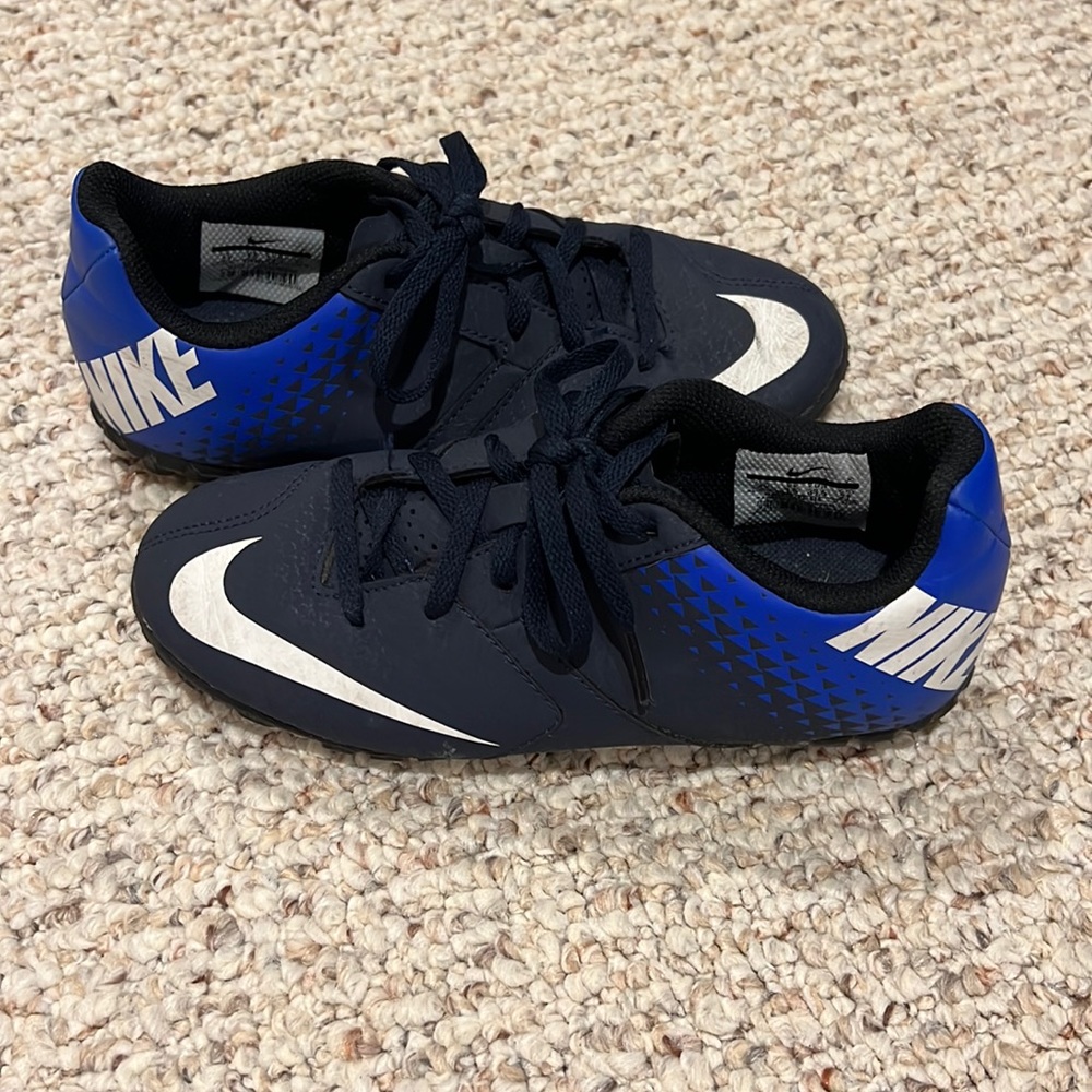 Boys indoor soccer cleats size 2